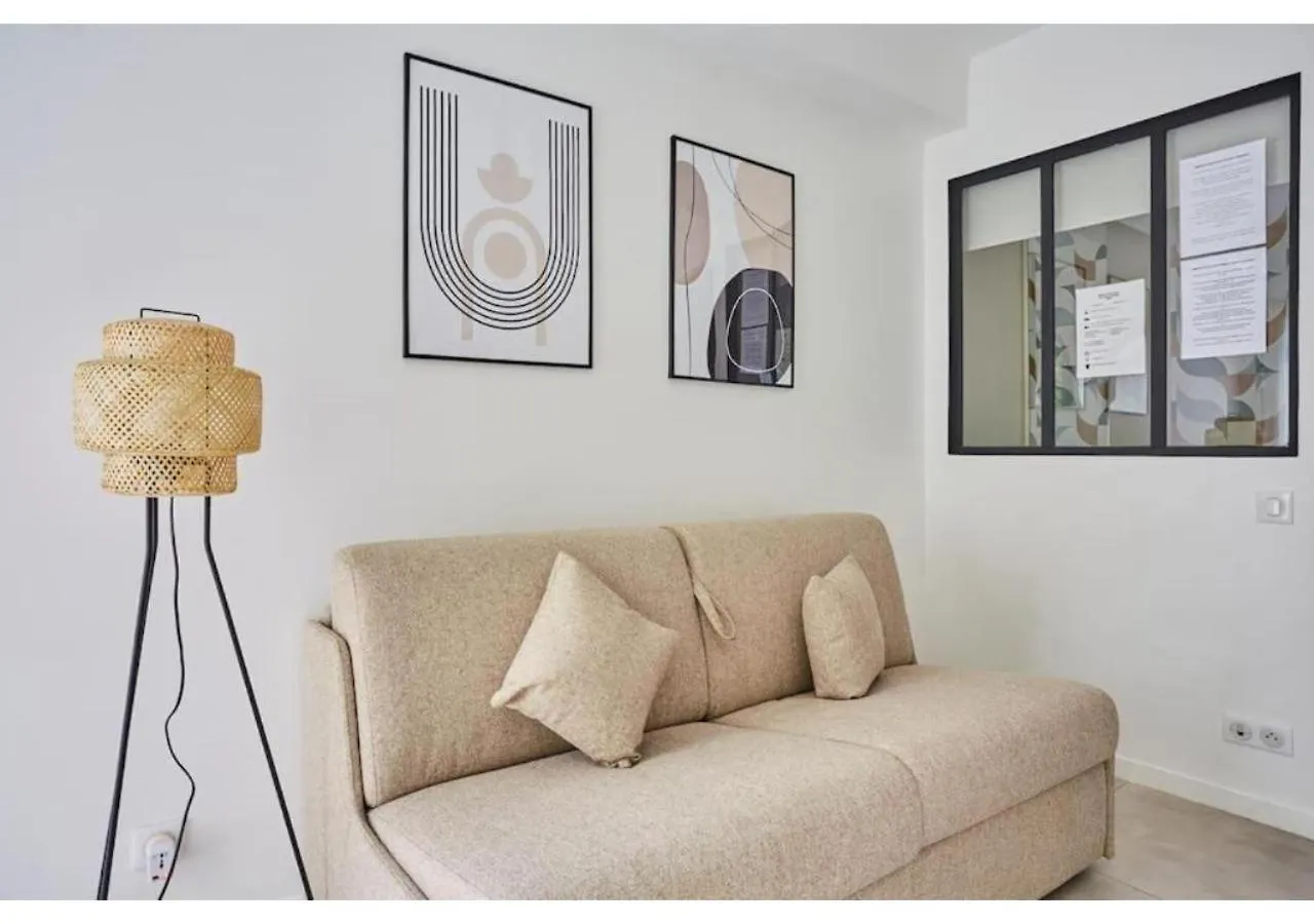 Apartment Le Marais Place Des Vosges By Studio Prestige Paris Fransa
