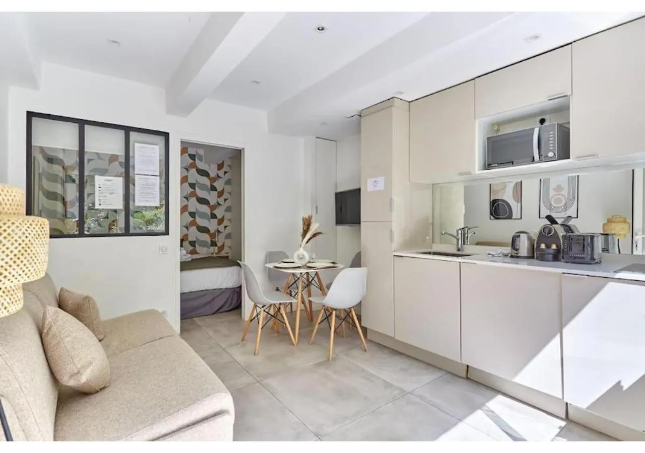 Apartment Le Marais Place Des Vosges By Studio Prestige Paris 0*,  Fransa