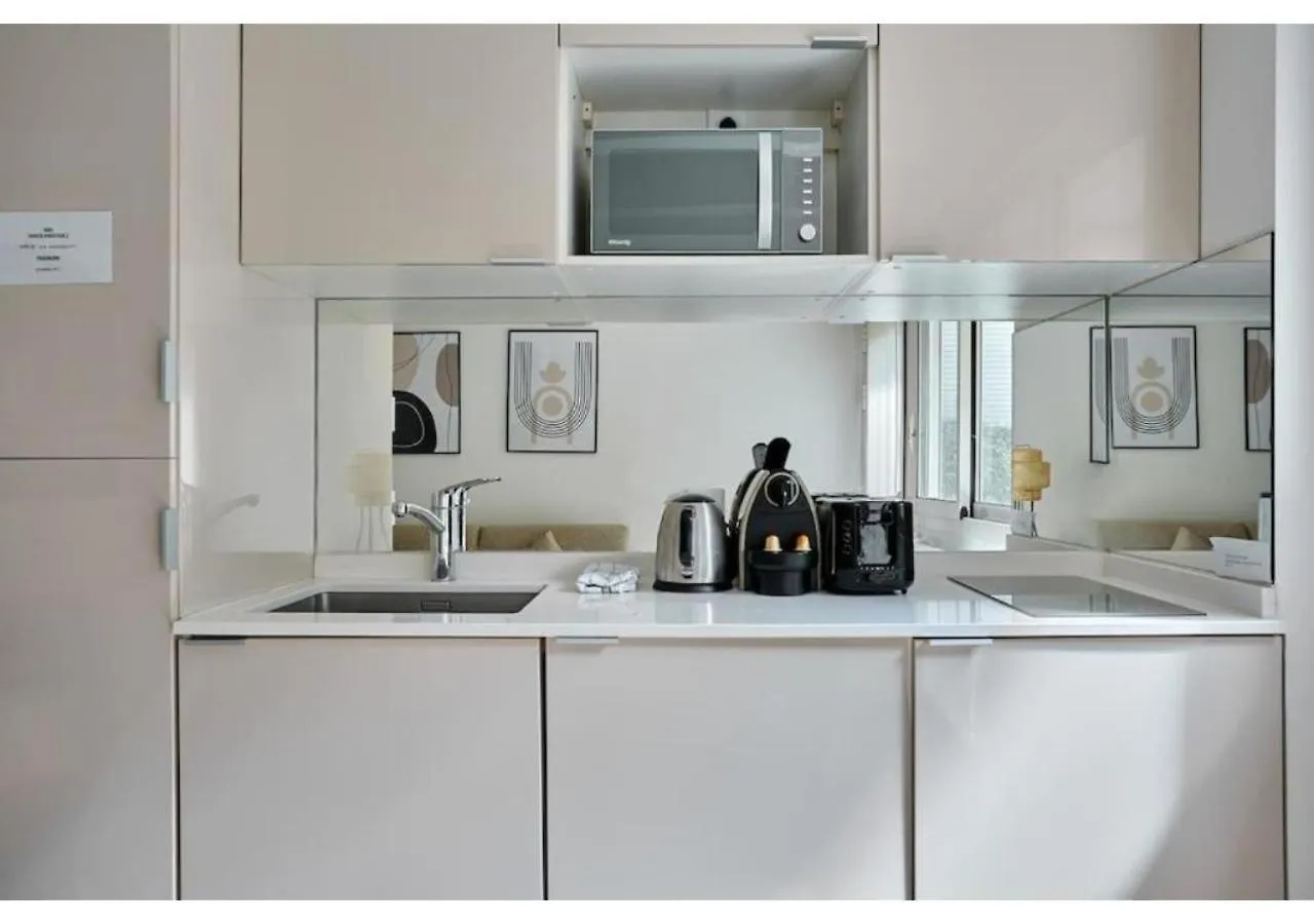 Apartment Le Marais Place Des Vosges By Studio Prestige Paris
